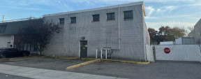 578 Oak St, Copiague Industrial Space For Lease