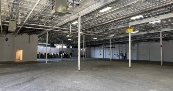 110 Emjay Blvd, Brentwood Industrial Space For Lease