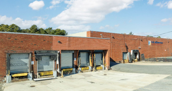 110 Emjay Blvd, Brentwood Industrial Space For Lease