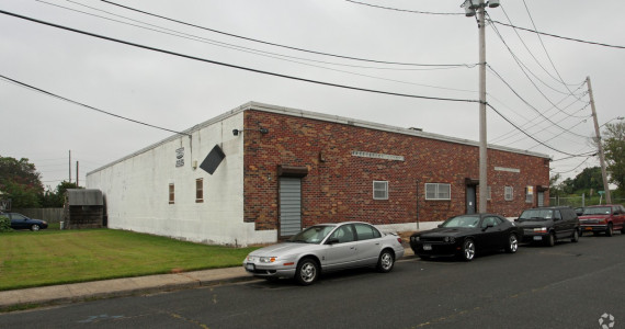 120 Nassau Ave, Inwood Industrial Space For Lease