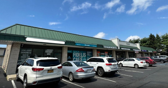 1656 5th Ave, Bay Shore Retail/Industrial Space For Lease