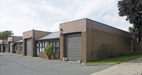 280 Suburban Ave, Deer Park Industrial Space For Lease