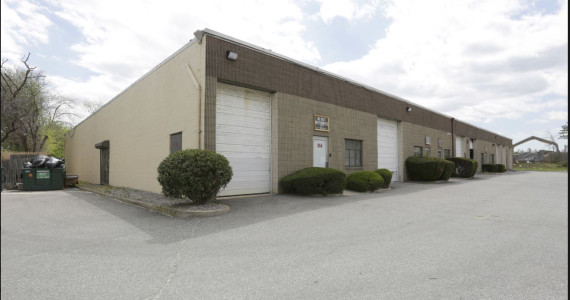 35 Corbin Ave, Bay Shore Industrial Space For Lease