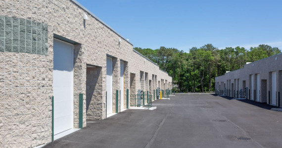 48 Windsor Pl, Central Islip Industrial Space For Lease