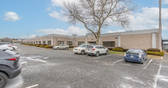 5 Aerial Way, Syosset Industrial/Office Space For Lease