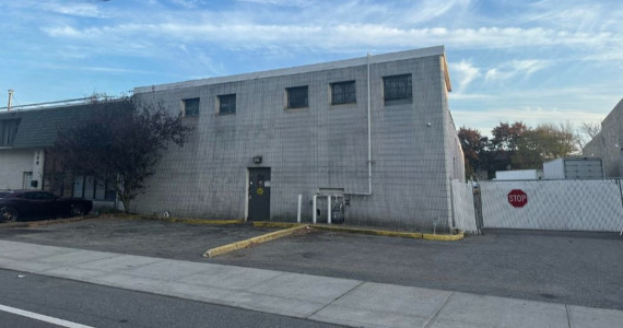 578 Oak St, Copiague Industrial Space For Lease