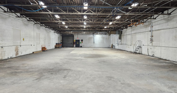 578 Oak St, Copiague Industrial Space For Lease