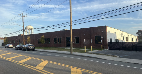 590 Oak St, Copiague Industrial/Manufacturing Space For Lease