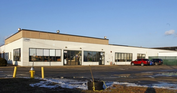 723 Broadway Ave, Holbrook Industrial Space For Sublease