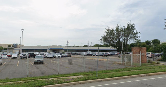 747 Zeckendorf Blvd, Garden City Industrial/Retail Space For Lease